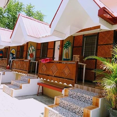Sandstorm Lodge And Cafe Puerto Galera Luaran gambar