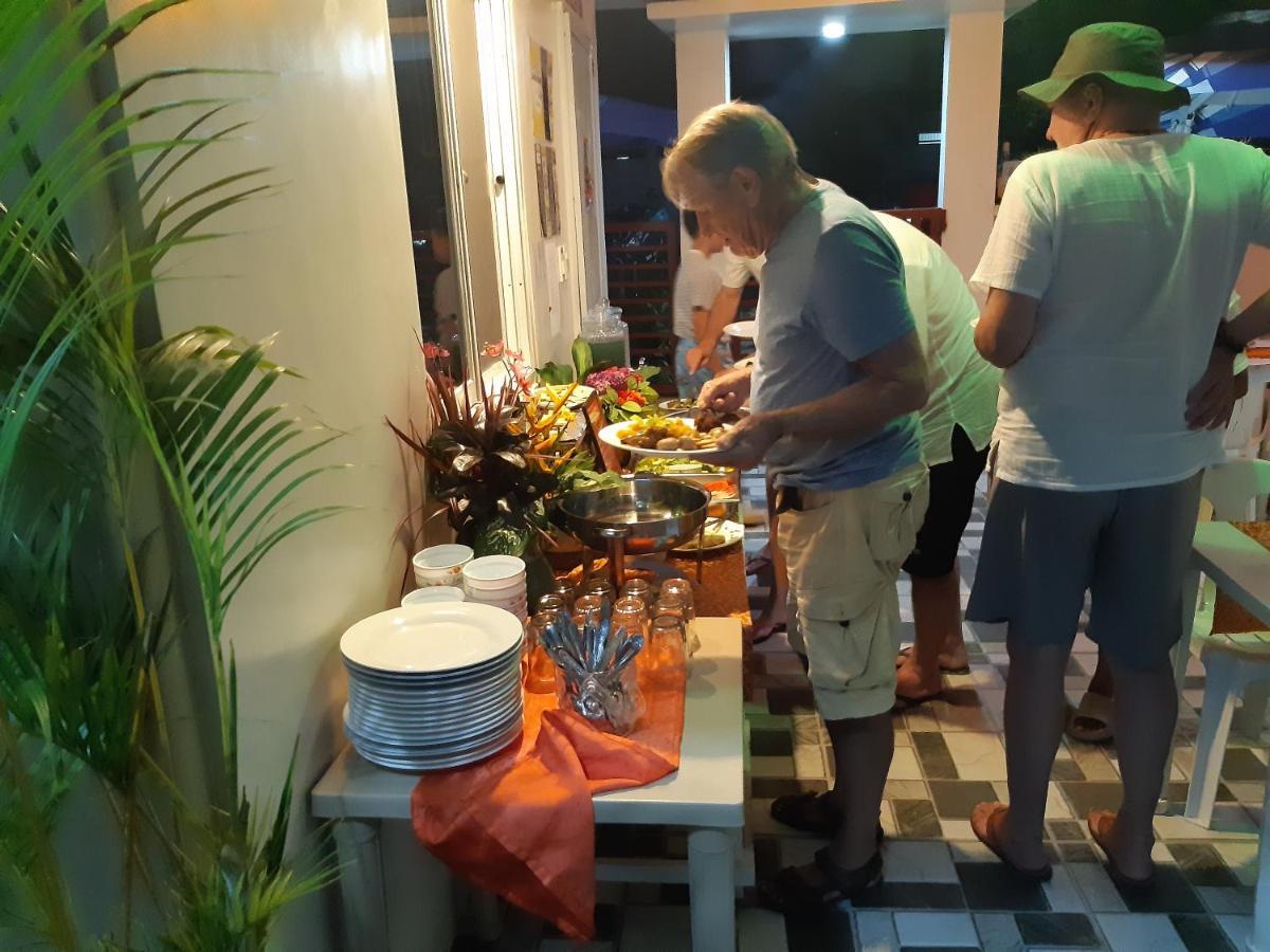 Sandstorm Lodge And Cafe Puerto Galera Luaran gambar