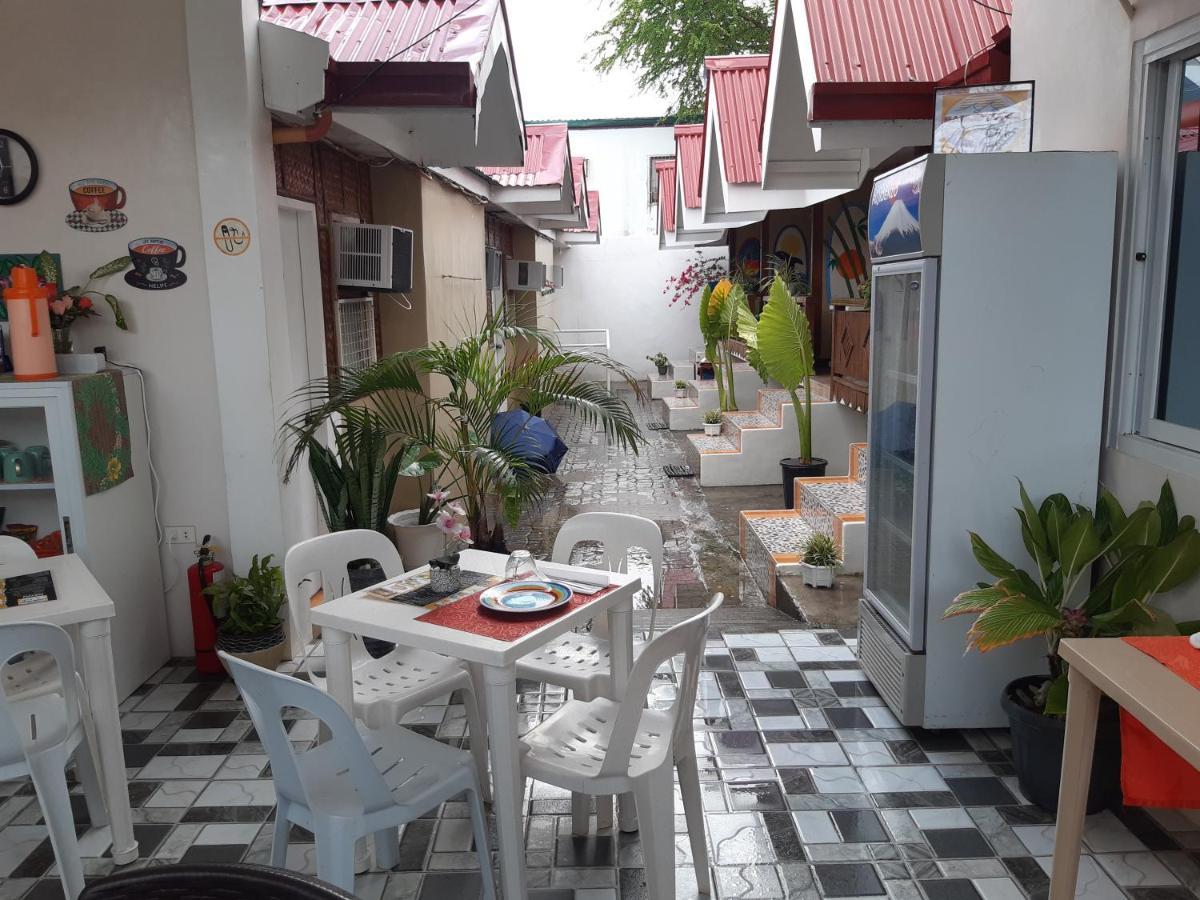 Sandstorm Lodge And Cafe Puerto Galera Luaran gambar