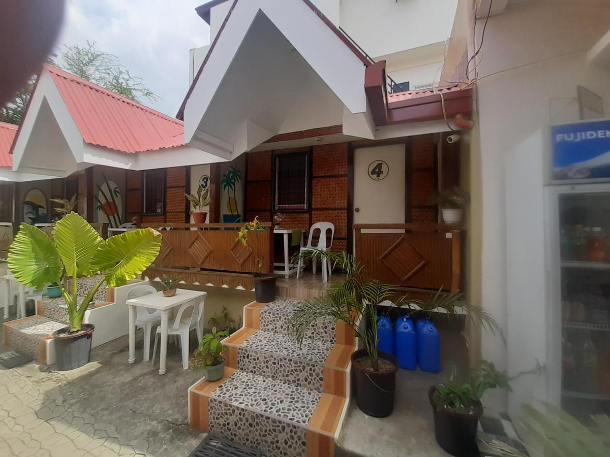 Sandstorm Lodge And Cafe Puerto Galera Luaran gambar