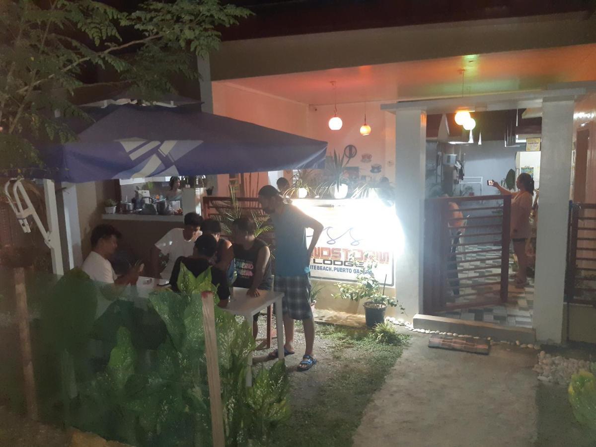 Sandstorm Lodge And Cafe Puerto Galera Luaran gambar