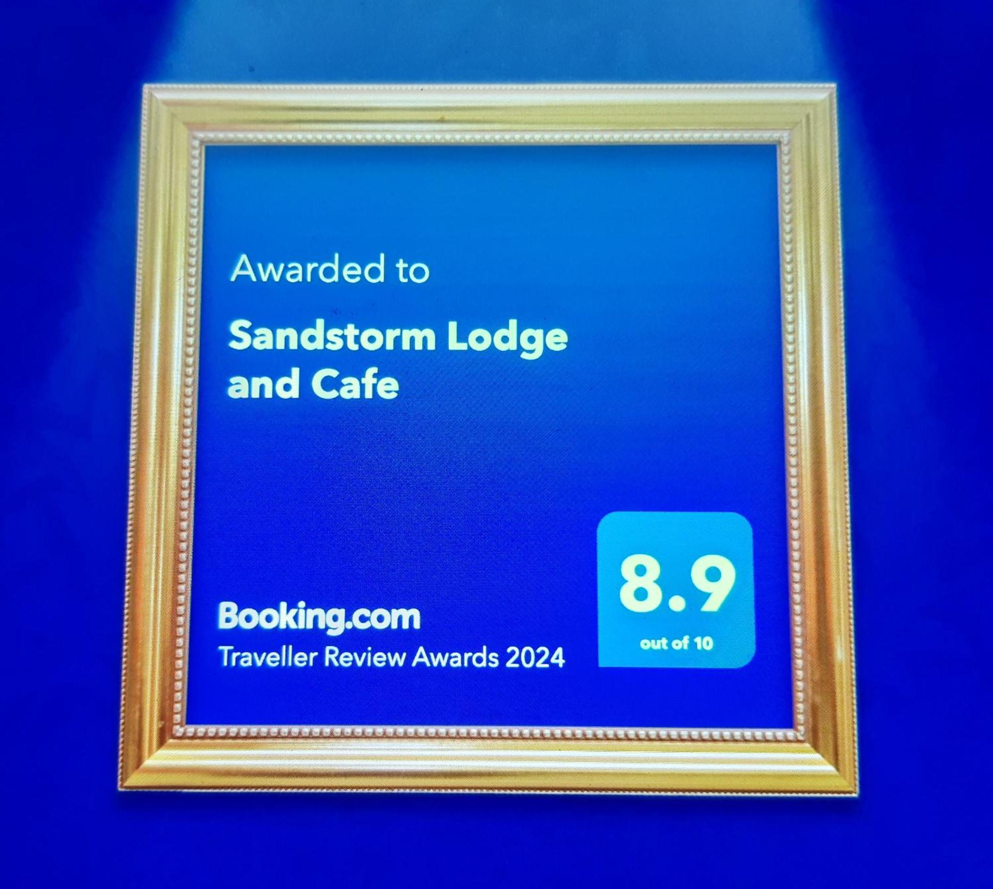 Sandstorm Lodge And Cafe Puerto Galera Luaran gambar