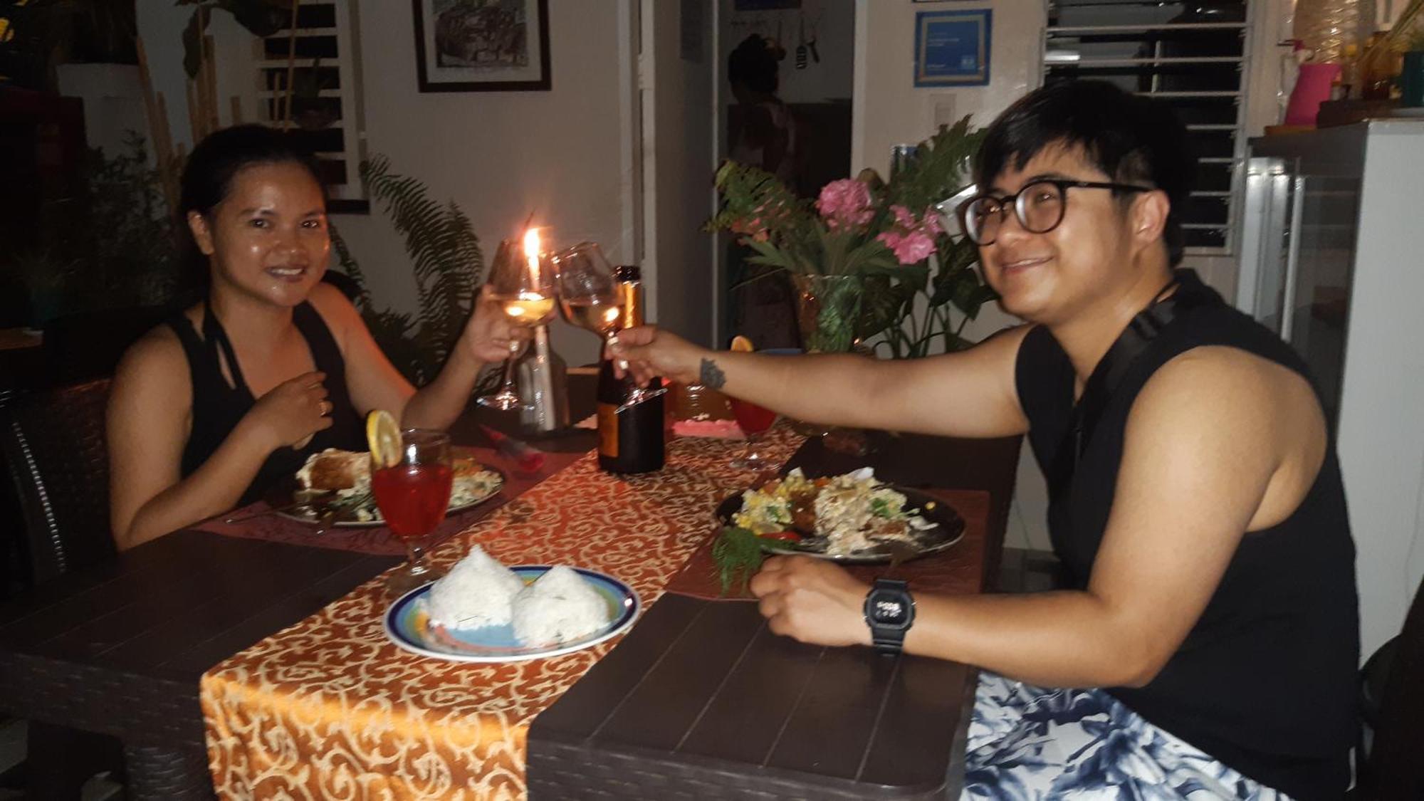 Sandstorm Lodge And Cafe Puerto Galera Luaran gambar