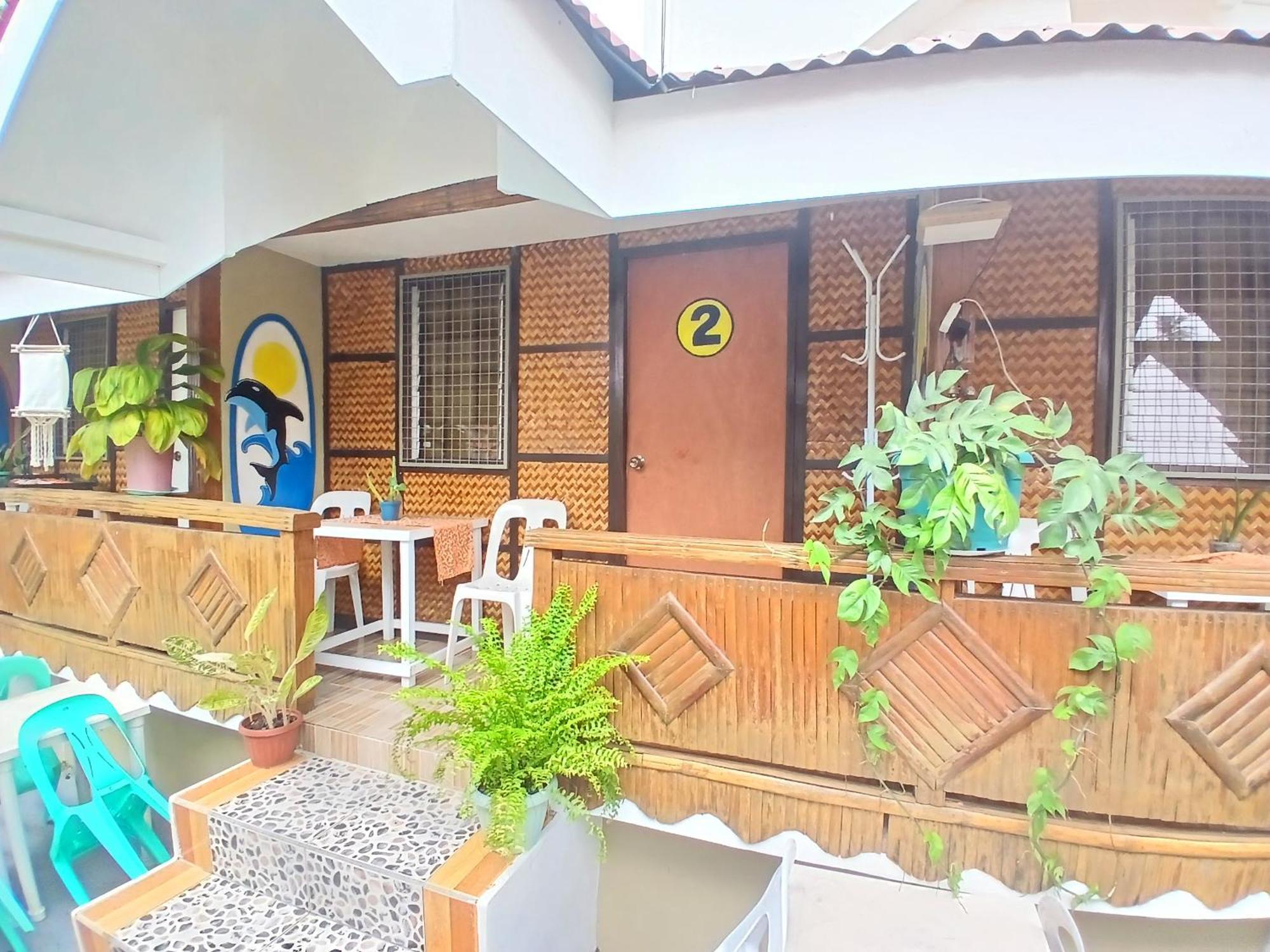 Sandstorm Lodge And Cafe Puerto Galera Luaran gambar